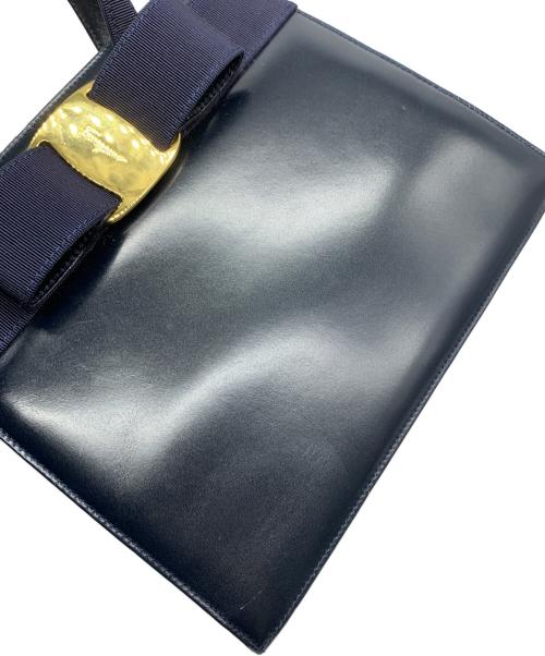 Salvatore Ferragamo（サルヴァトーレ フェラガモ）Salvatore Ferragamo (サルヴァトーレ フェラガモ) ハンドバッグ　ヴァラリボン ネイビーの古着・服飾アイテム