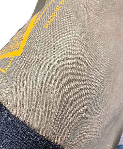 CarHartt（カーハート）CarHartt (カーハート) ドラムボストンバック ブラウンの古着・服飾アイテム