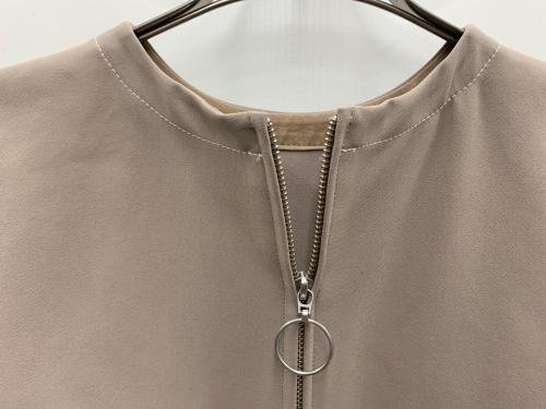 Wai+（ワイ）Wai+ (ワイ) ベスト ベージュ サイズ:ONE SIZEの古着・服飾アイテム