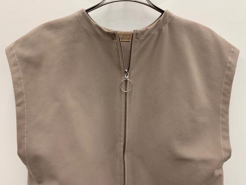 Wai+（ワイ）Wai+ (ワイ) ベスト ベージュ サイズ:ONE SIZEの古着・服飾アイテム