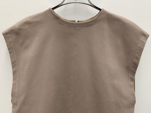 Wai+（ワイ）Wai+ (ワイ) ベスト ベージュ サイズ:ONE SIZEの古着・服飾アイテム