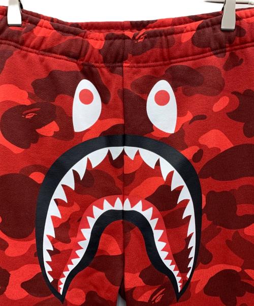 A BATHING APE（アベイシングエイプ）A BATHING APE (アベイシングエイプ) シャークスウェットパンツ レッド サイズ:L 未使用品の古着・服飾アイテム