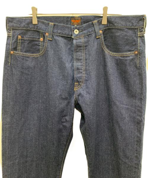 MOANDMO CLOTHING（モーアンドモークロージング）MOANDMO CLOTHING (モーアンドモークロージング) デニムパンツ インディゴ サイズ:W38×L32 未使用品の古着・服飾アイテム