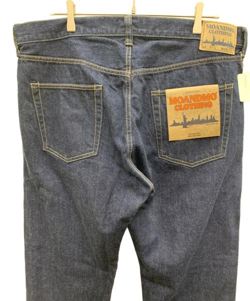 MOANDMO CLOTHING（モーアンドモークロージング）MOANDMO CLOTHING (モーアンドモークロージング) デニムパンツ インディゴ サイズ:W38×L32 未使用品の古着・服飾アイテム