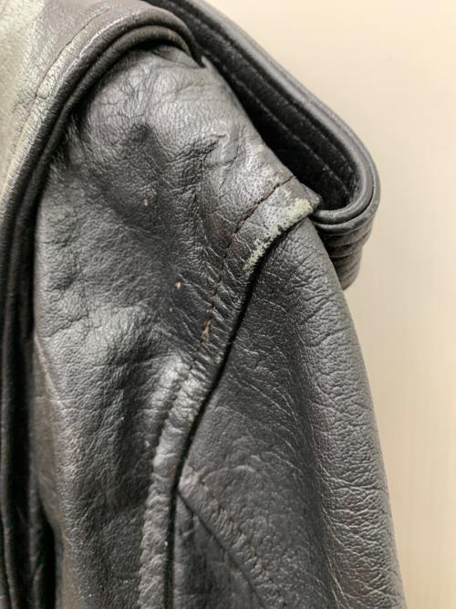 GENUINE LEATHER（ジェニュインレザー）GENUINE LEATHER (ジェニュインレザー) ダブルライダースジャケット ブラック サイズ:Mの古着・服飾アイテム
