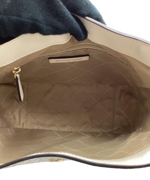 MICHAEL KORS（マイケルコース）MICHAEL KORS (マイケルコース) ショルダーバッグ ベージュの古着・服飾アイテム