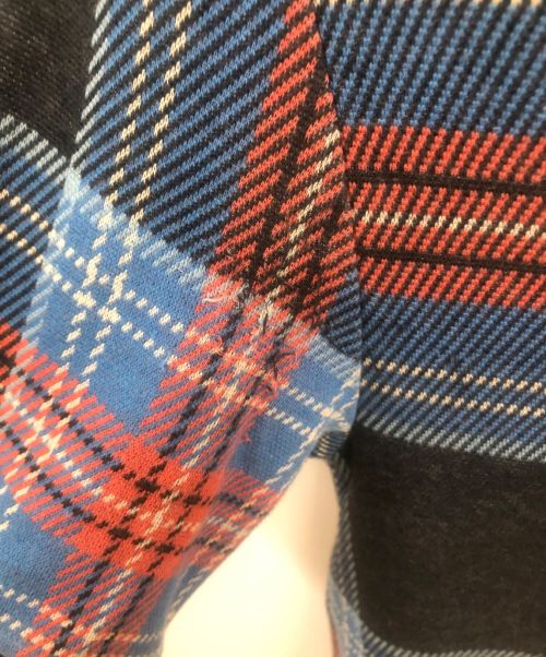 FRED PERRY（フレッドペリー）FRED PERRY (フレッドペリー) LOVERBOY (ラヴァーボーイ) ポロシャツ ブルー×レッド サイズ:Sの古着・服飾アイテム