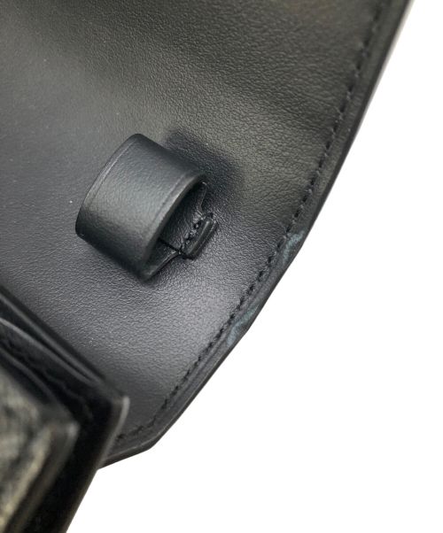 dunhill（ダンヒル）dunhill (ダンヒル) レザーロゴデザイン ボディバッグ ブラックの古着・服飾アイテム