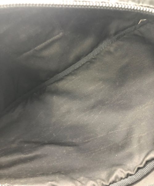 PRADA（プラダ）PRADA (プラダ) ナイロンボディーバッグ ブラックの古着・服飾アイテム