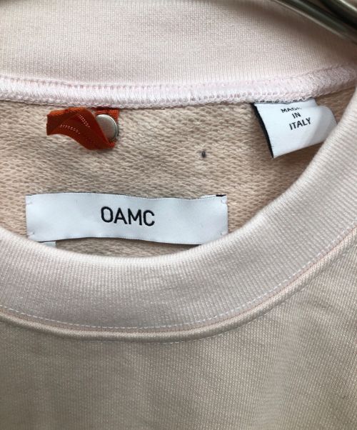 OAMC（オーエーエムシー）OAMC (オーエーエムシー) numeral crewneck ピンク サイズ:M(JP:M-L程度)の古着・服飾アイテム