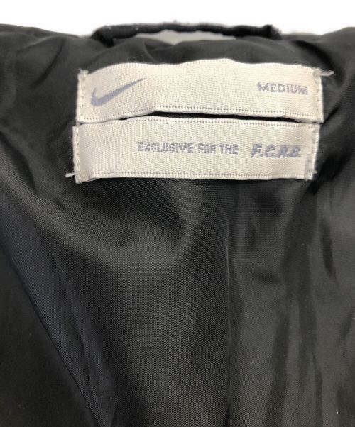 NIKE（ナイキ）NIKE (ナイキ) F.C.R.B.(F.C.Real Bristol) (エフシーアールビー) NIKE(ナイキ)×F.C.R.B(エフ・シー・アール・ビー) トグルボタン 中綿ジャケット ブラック サイズ:Mの古着・服飾アイテム