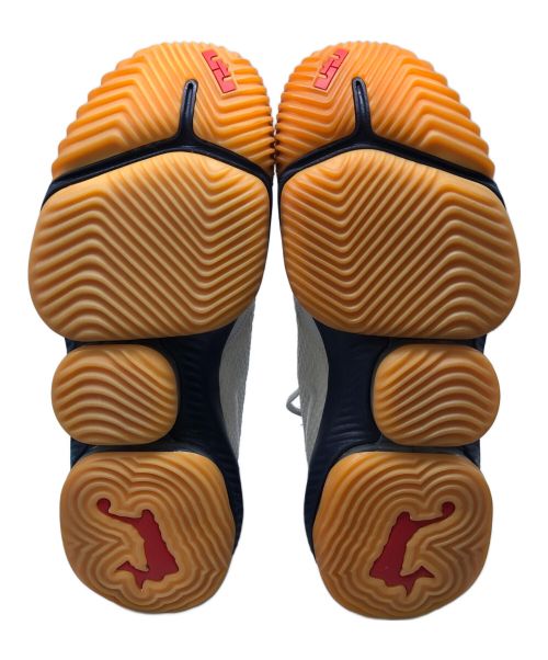 NIKE（ナイキ）NIKE (ナイキ) NIKE(ナイキ) バスケットボールシューズ LEBRON 16 LOW”OLYMPIC”(レブロン16 ロー オリンピック) ホワイト サイズ:28.5cmの古着・服飾アイテム