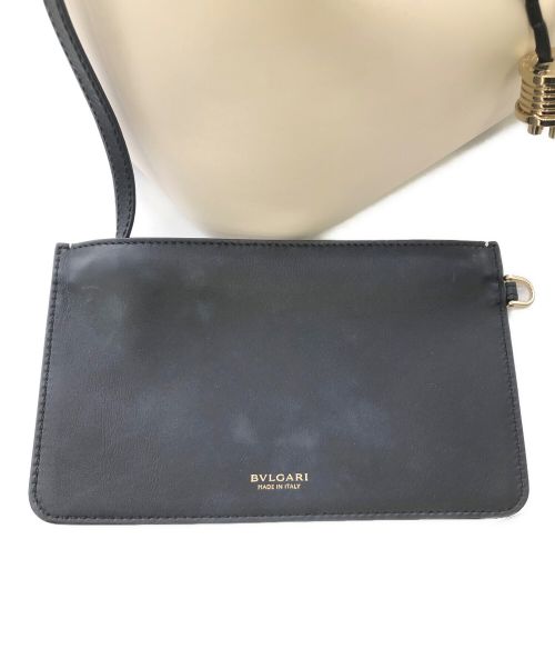 BVLGARI（ブルガリ）BVLGARI (ブルガリ) ビー・ゼロワン ショルダーバッグ ホワイト×ブラックの古着・服飾アイテム