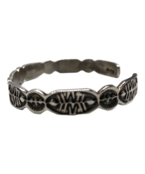 Kevin Ramone（ケヴィンラモーン）Kevin Ramone (ケヴィンラモーン) ナバホ族 スタンプワーク シルバーバングル／NAVAJO/NAVAHO STAMP WORK SILVER BANGLEの古着・服飾アイテム