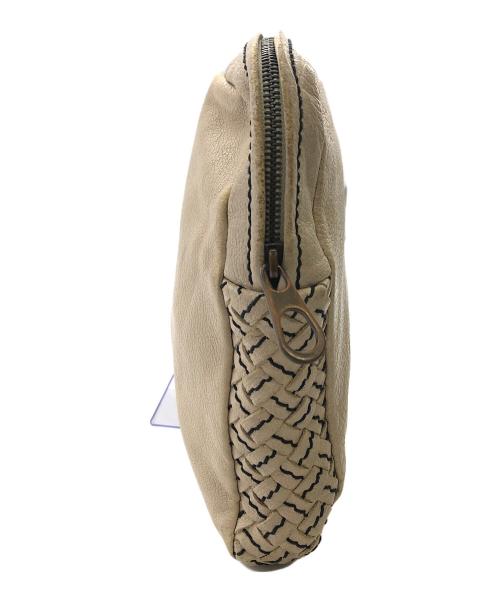 BOTTEGA VENETA（ボッテガベネタ）BOTTEGA VENETA (ボッテガベネタ) クラッチバッグ ベージュの古着・服飾アイテム
