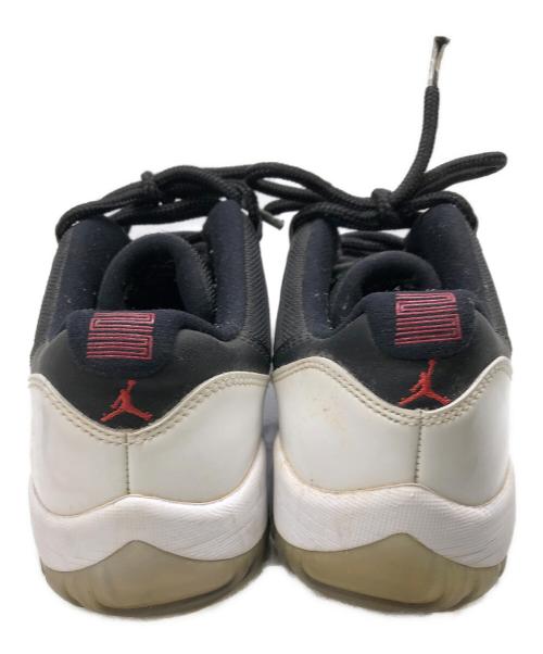 NIKE（ナイキ）NIKE (ナイキ) エアジョーダン11 レトロ ロー リバースコンコルド／AIR JORDAN 11 RETRO LOW REVERSE CONCORD ホワイト サイズ:27.5cmの古着・服飾アイテム