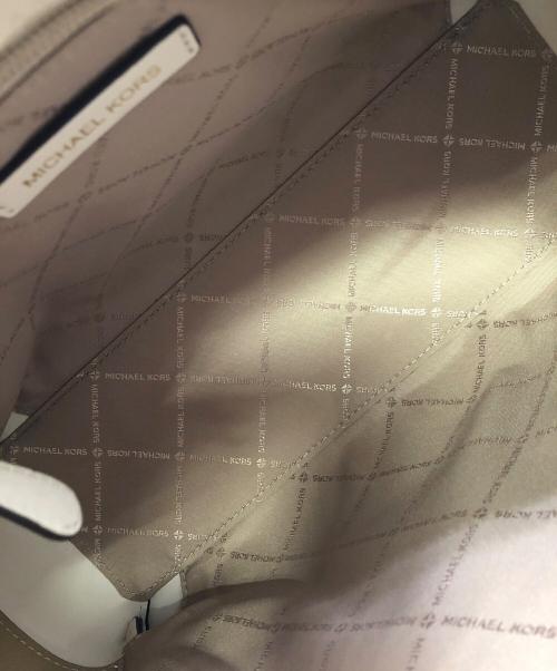 MICHAEL KORS（マイケル・コース）MICHAEL KORS (マイケルコース) リード センタージップベルテッド サッチェル ラージ／REED CENTER ZIP BELTED SATCHEL LARGE アイボリーの古着・服飾アイテム