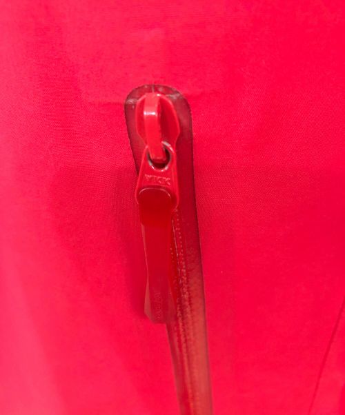 ARC'TERYX（アークテリクス）ARC'TERYX (アークテリクス) BETA SL HYBRID Jacket　ベータ ＳＬ　ハイブリッド ジャケット レッド サイズ:Lの古着・服飾アイテム