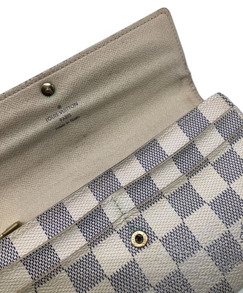 LOUIS VUITTON（ルイ ヴィトン）LOUIS VUITTON (ルイ ヴィトン) ダミエ・アズール ポルトフォイユ・サラ ロングウォレット／DAMIER AZUR PORTEFEUILLE SARAH LONG WALLET ホワイトの古着・服飾アイテム