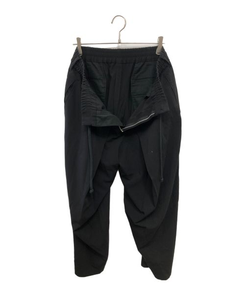 s'yte（サイト）s'yte (サイト) ポリエステルレーヨンギャバジンストレッチ センターワイド タックパンツ／ＰＥ/RAYON GABARDINE STRETCH CENTER WIDE TACK PANTS ブラック サイズ:3の古着・服飾アイテム