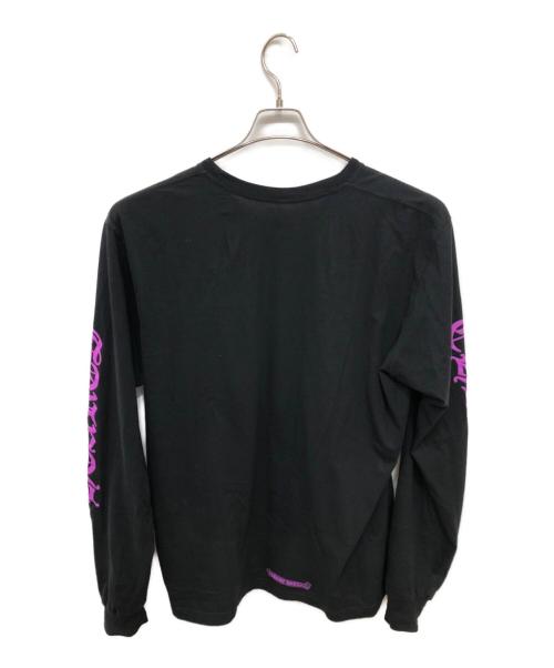 CHROME HEARTS（クロムハーツ）CHROME HEARTS (クロムハーツ) オールド イングリッシュ ネックロゴ ロングスリーブ ポケット Tシャツ／OLD ENGLISH NECK LOGO L/S POCKET T ブラック×パープル サイズ:SIZE XLの古着・服飾アイテム