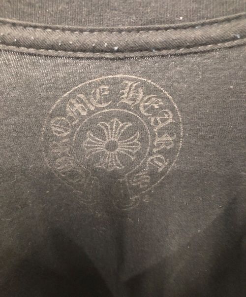 CHROME HEARTS（クロムハーツ）CHROME HEARTS (クロムハーツ) オールド イングリッシュ ネックロゴ ロングスリーブ ポケット Tシャツ／OLD ENGLISH NECK LOGO L/S POCKET T ブラック×パープル サイズ:SIZE XLの古着・服飾アイテム