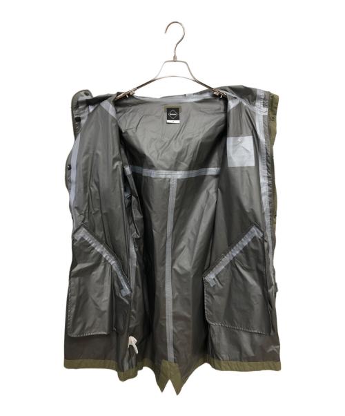 F.C.R.B.（エフシーレアルブリストル）F.C.R.B. (エフシーアールビー) ベンチ レインコート／BENCH RAIN COAT カーキ サイズ:Mの古着・服飾アイテム