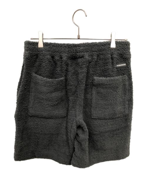 F.C.R.B.（エフシーレアルブリストル）F.C.R.B. (エフシーアールビー) ブリストル パイル ショーツ／Bristol PILE SHORTS ダークグレー サイズ:SIZE Mの古着・服飾アイテム