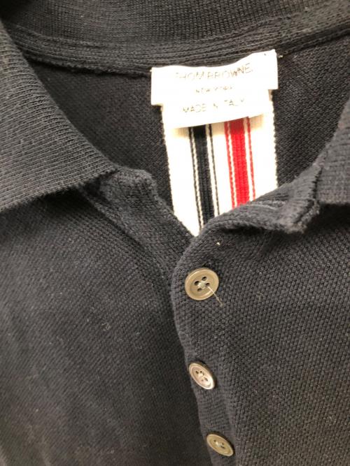 Thom Browne（トムブラウン）Thom Browne (トムブラウン) CLASSIC PIQUE STRIPE RELAX POLO SHIRT／クラシックピケ ストライプ リラックス ポロシャツ ネイビー サイズ:2の古着・服飾アイテム