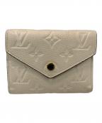 LOUIS VUITTONルイ ヴィトン）の古着「3つ折り財布 ポルトフォイユ・ヴィクトリーヌ」｜ブルー