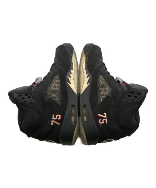 NIKE（ナイキ）NIKE (ナイキ) Paris Saint-Germain (パリサンジェルマン) エアジョーダン5 ブラック/セメントグレー／AIR JORDAN 5”BLACK/CEMENT GREY” ブラック サイズ:US9.5の古着・服飾アイテム