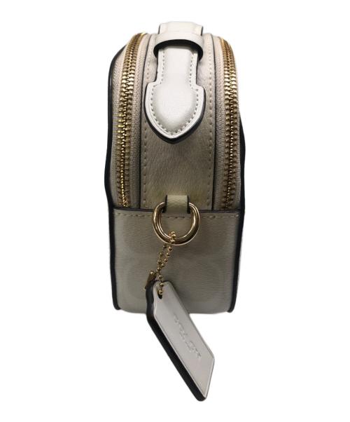 COACH（コーチ）COACH (コーチ) シグネチャーショルダーバッグ／SIGNATURE SHOULDER BAG ホワイトの古着・服飾アイテム