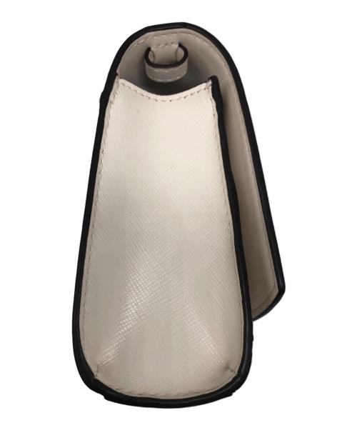 Kate Spade（ケイトスペード）Kate Spade (ケイトスペード) ステイシー スモールフラップ クロスボディ／STACI SMALL FLAP CROSS BODY アイボリーの古着・服飾アイテム