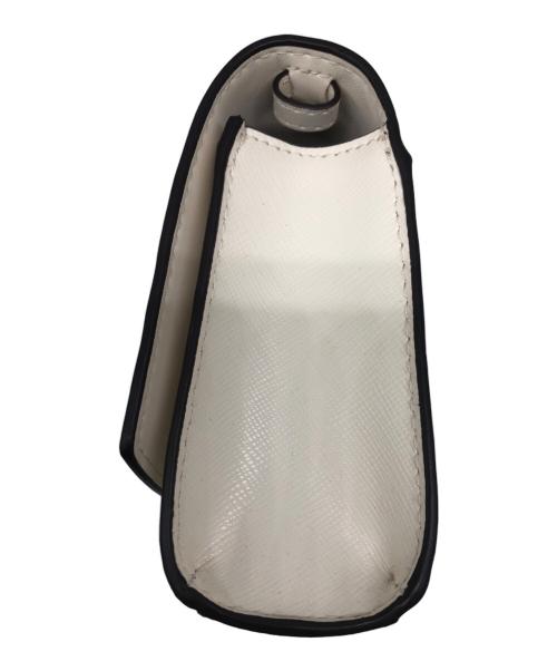 Kate Spade（ケイトスペード）Kate Spade (ケイトスペード) ステイシー スモールフラップ クロスボディ／STACI SMALL FLAP CROSS BODY アイボリーの古着・服飾アイテム