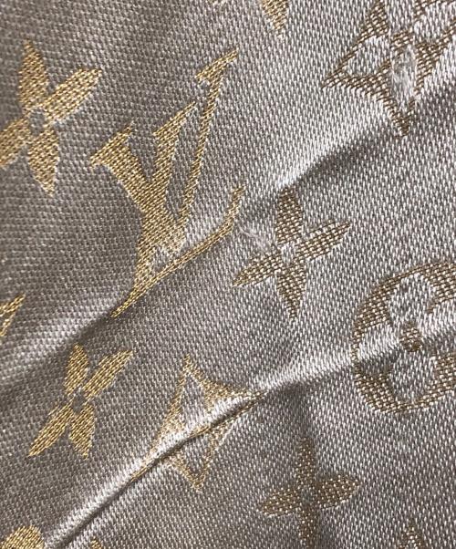 LOUIS VUITTON（ルイ ヴィトン）LOUIS VUITTON (ルイ ヴィトン) ショール・モノグラム シャイン／SHAWL MONOGRAM SHAIN ベージュの古着・服飾アイテム