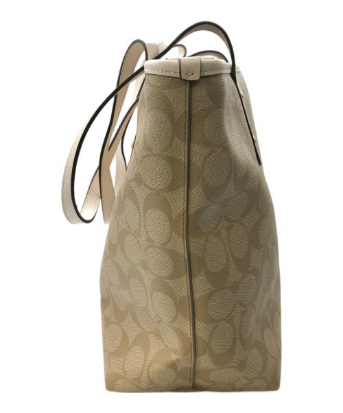 COACH（コーチ）COACH (コーチ) シグネチャーレザートートバッグ／SIGNATURE LETHER TOTE BAG ベージュの古着・服飾アイテム