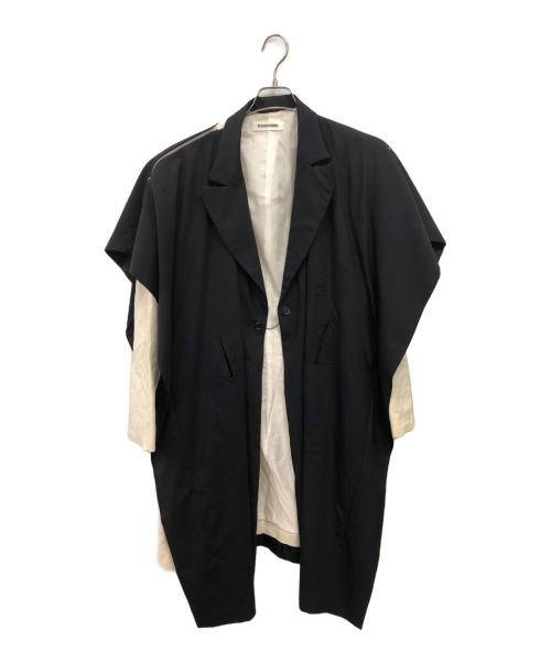 KEISUKEYOSHIDA（ケイスケヨシダ）KEISUKEYOSHIDA (ケイスケヨシダ) ケープレイヤードコート／CAPE LAYERED COAT ブラック×ホワイト サイズ:Freeの古着・服飾アイテム