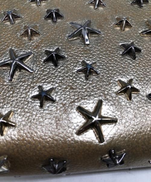 JIMMY CHOO（ジミーチュウ）JIMMY CHOO (ジミーチュウ) スタースタッズレザーウォレット／STAR STUDS LEATHER WALLET ベージュの古着・服飾アイテム