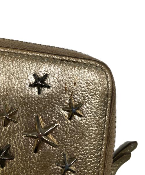 JIMMY CHOO（ジミーチュウ）JIMMY CHOO (ジミーチュウ) スタースタッズレザーウォレット／STAR STUDS LEATHER WALLET ベージュの古着・服飾アイテム