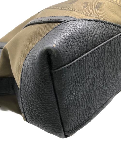BURBERRY（バーバリー）BURBERRY (バーバリー) ナイロン×レザーショルダーバッグ／NYLON×LEATHER SHOULDER BAG オリーブの古着・服飾アイテム