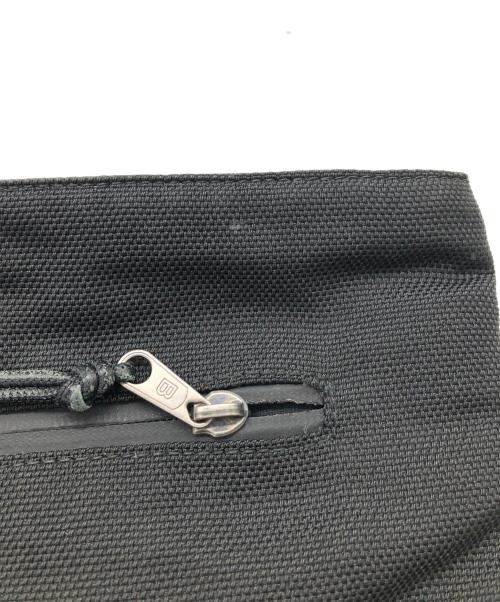 BALENCIAGA（バレンシアガ）BALENCIAGA (バレンシアガ) ロゴクラッチバッグ／LOGO CRATCH BAG ブラックの古着・服飾アイテム