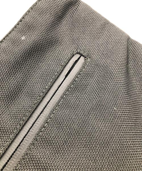 BALENCIAGA（バレンシアガ）BALENCIAGA (バレンシアガ) ロゴクラッチバッグ／LOGO CRATCH BAG ブラックの古着・服飾アイテム