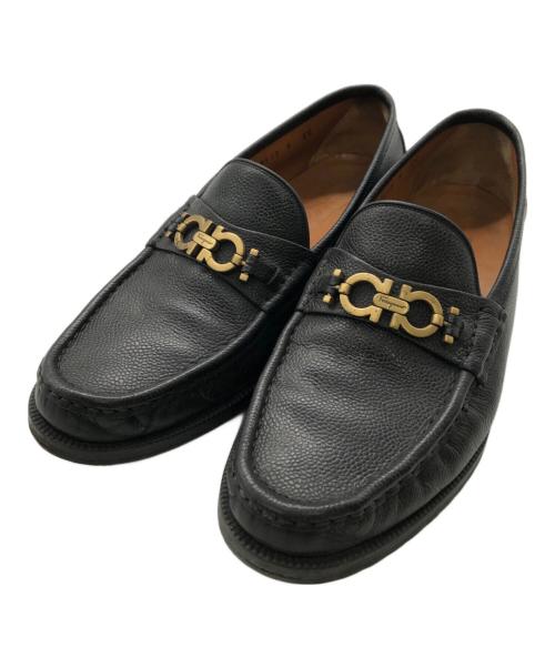 Salvatore Ferragamo（サルヴァトーレ フェラガモ）Salvatore Ferragamo (サルヴァトーレ フェラガモ) ガンチーニローファー／GANCINO LOAFER ブラック サイズ:27cmの古着・服飾アイテム