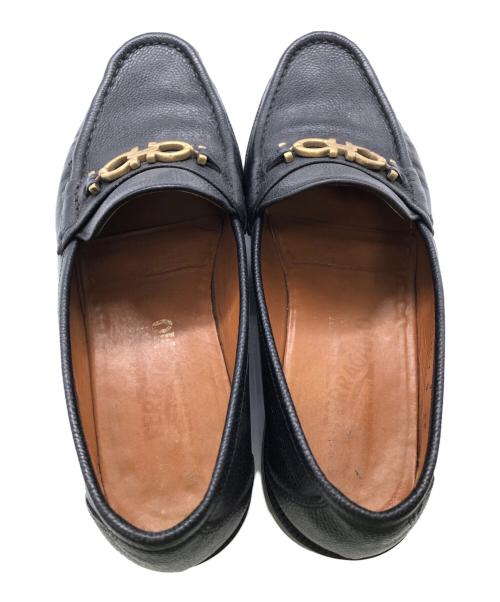 Salvatore Ferragamo（サルヴァトーレ フェラガモ）Salvatore Ferragamo (サルヴァトーレ フェラガモ) ガンチーニローファー／GANCINO LOAFER ブラック サイズ:27cmの古着・服飾アイテム
