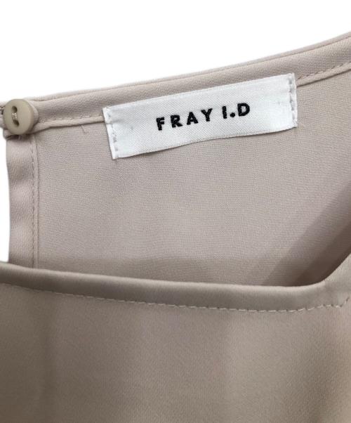 FRAY ID（フレイ アイディー）FRAY ID (フレイ アイディー) ASYMMETRY SLEEVE SUIT／アシンメトリースリーブスーツ ベージュの古着・服飾アイテム