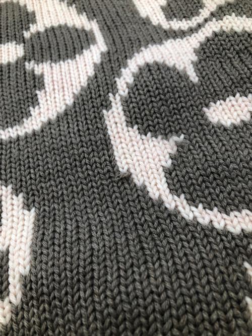 LOUIS VUITTON（ルイ ヴィトン）LOUIS VUITTON (ルイ ヴィトン) MONOGRAM SNOOD GRAND FLOOR／モノグラム スヌード グランフロア グレー×ピンクの古着・服飾アイテム