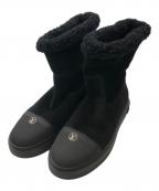 LOUIS VUITTONルイ ヴィトン）の古着「BREAZY LINE MONOGRAM×SUEDE MOUTON BOOTS／ブリージーライン モノグラム×スエード ムートンブーツ」｜ブラック
