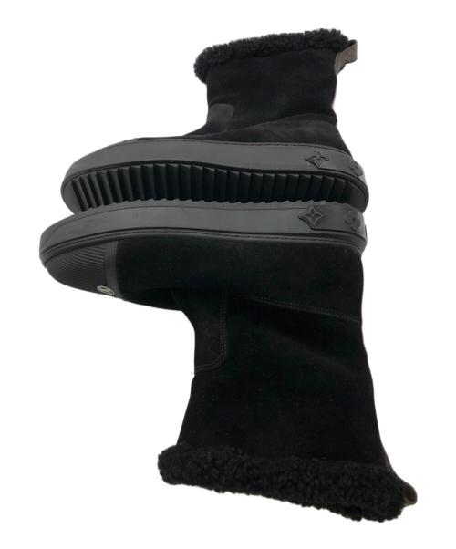 LOUIS VUITTON（ルイ ヴィトン）LOUIS VUITTON (ルイ ヴィトン) BREAZY LINE MONOGRAM×SUEDE MOUTON BOOTS／ブリージーライン モノグラム×スエード ムートンブーツ ブラック サイズ:Mの古着・服飾アイテム