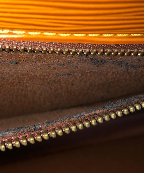 LOUIS VUITTON（ルイ ヴィトン）LOUIS VUITTON (ルイ ヴィトン) エピ ポシェット セリエ ドラゴンヌ／Epi Pochette Serie Dragon Ne ブラウンの古着・服飾アイテム