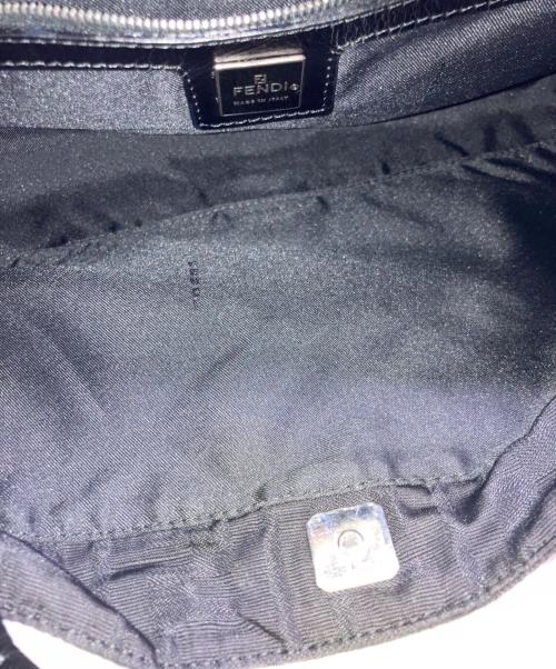 FENDI（フェンディ）FENDI (フェンディ) ズッカ ショルダーバッグ ブラックの古着・服飾アイテム